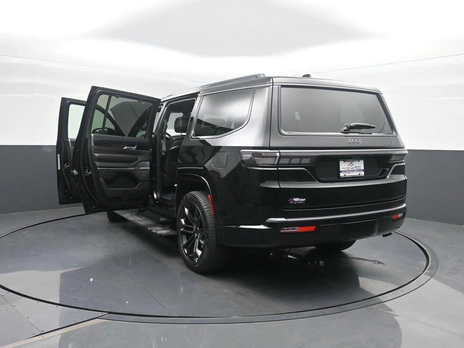 New 2026 High Gloss Black Jeep Summit Reserve image 47