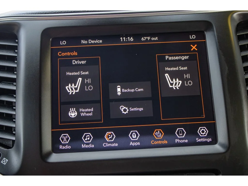 Used 2021 Sting-Gray Clearcoat Jeep Latitude Lux image 46