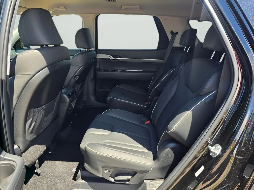 Used 2024 Abyss Black Pearl Hyundai SEL 7P image 11