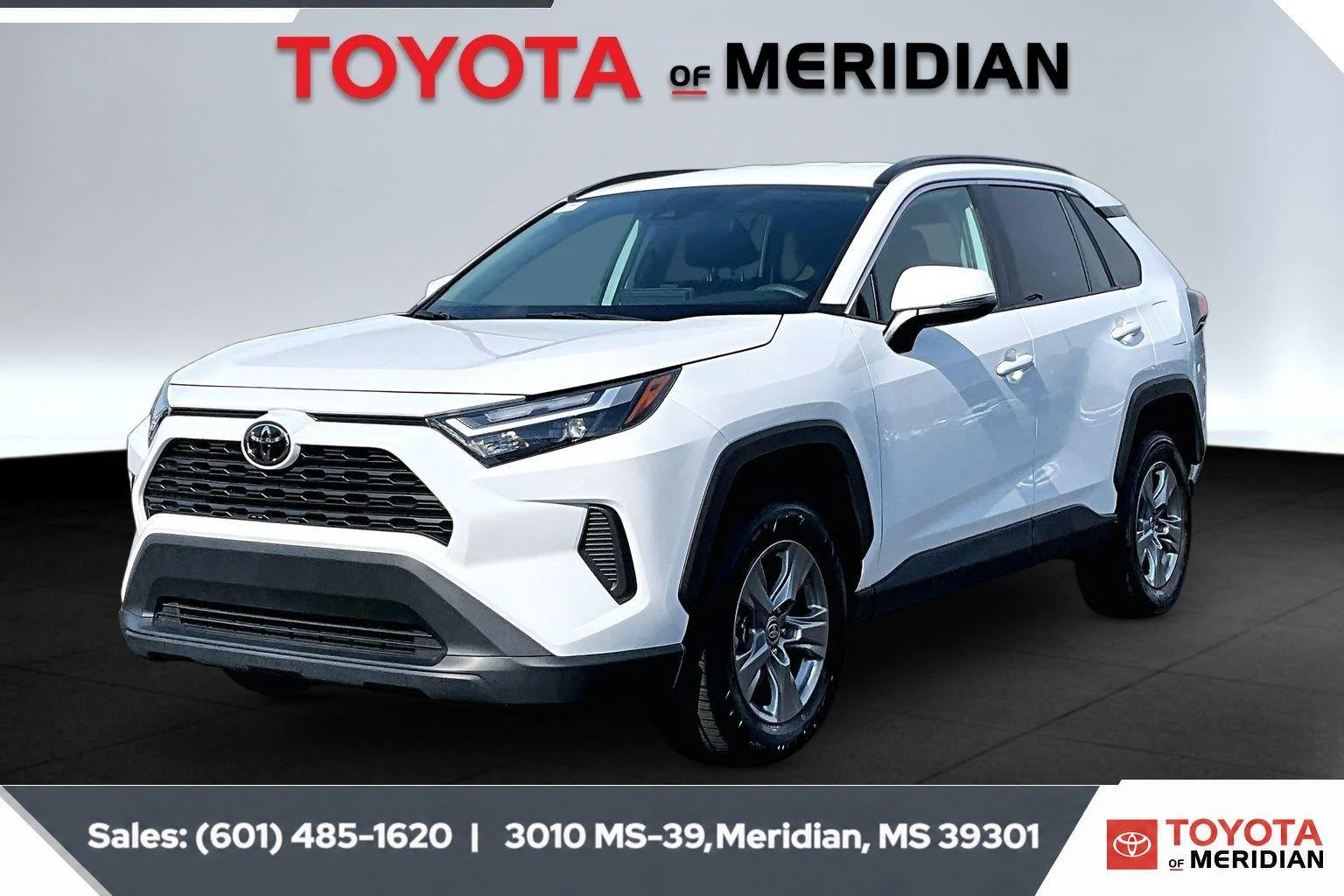 Used 2024 Ice Cap Toyota XLE image 10