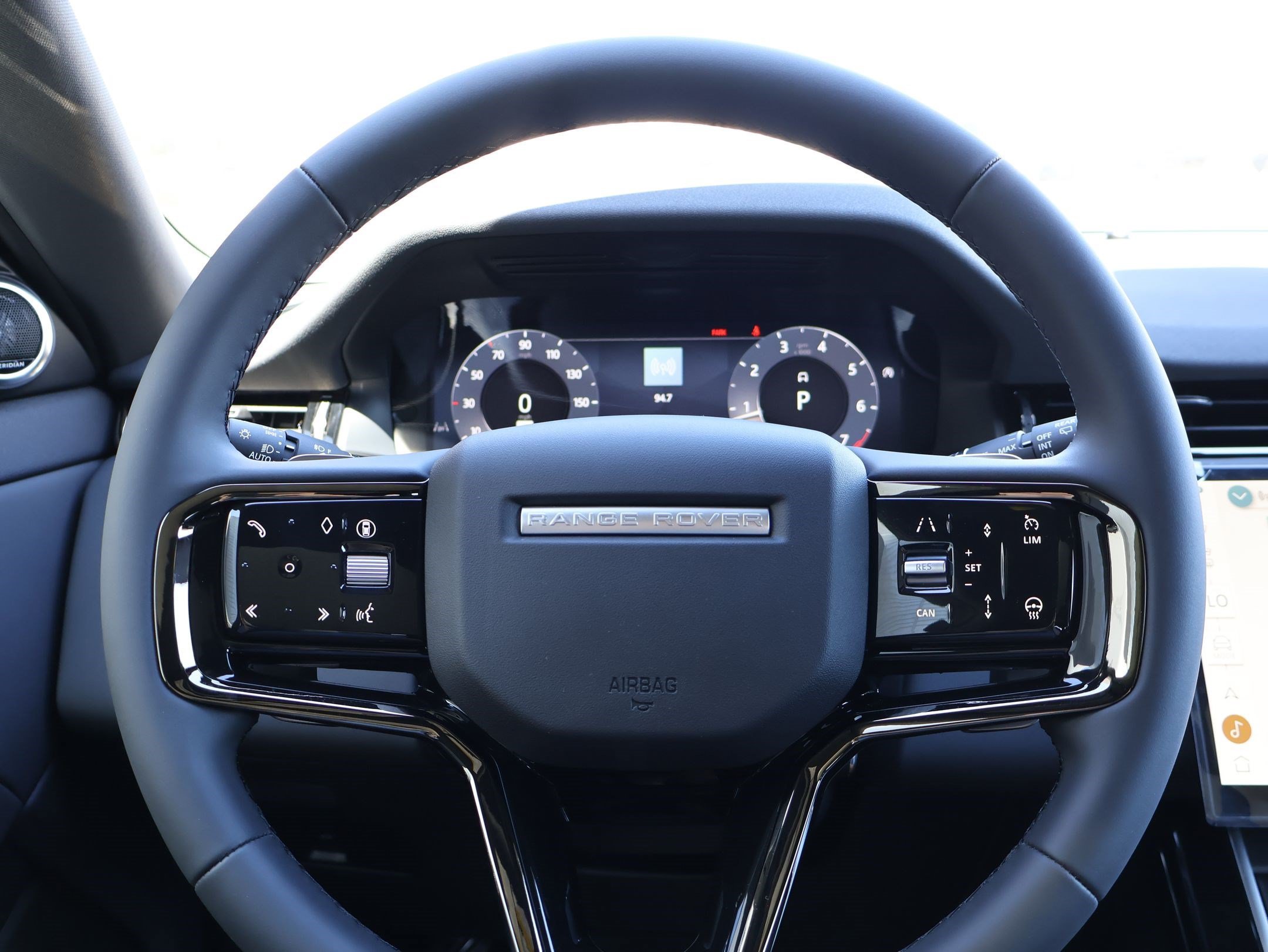 New 2026 Santorini Black LAND ROVER S image 13