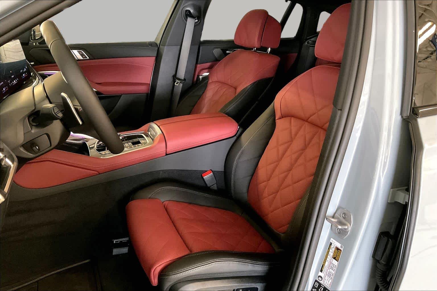 New 2027 Brooklyn Grey Metallic BMW M60i image 9