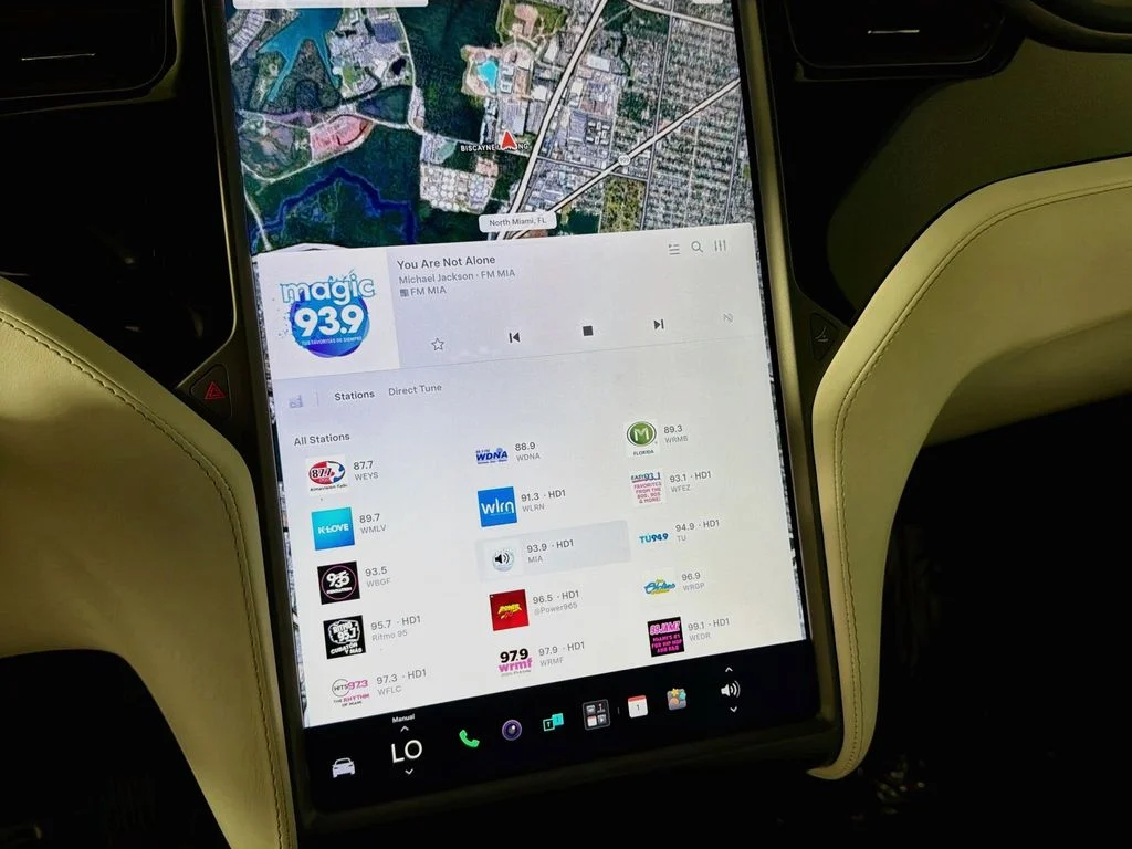 Used 2019 Blue Tesla  image 15