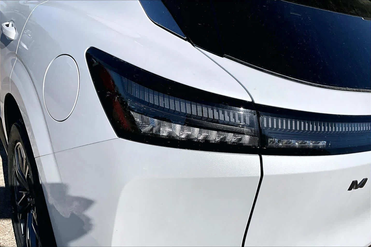 New 2026 Everest White Pearl TriCoat Nissan SL image 12