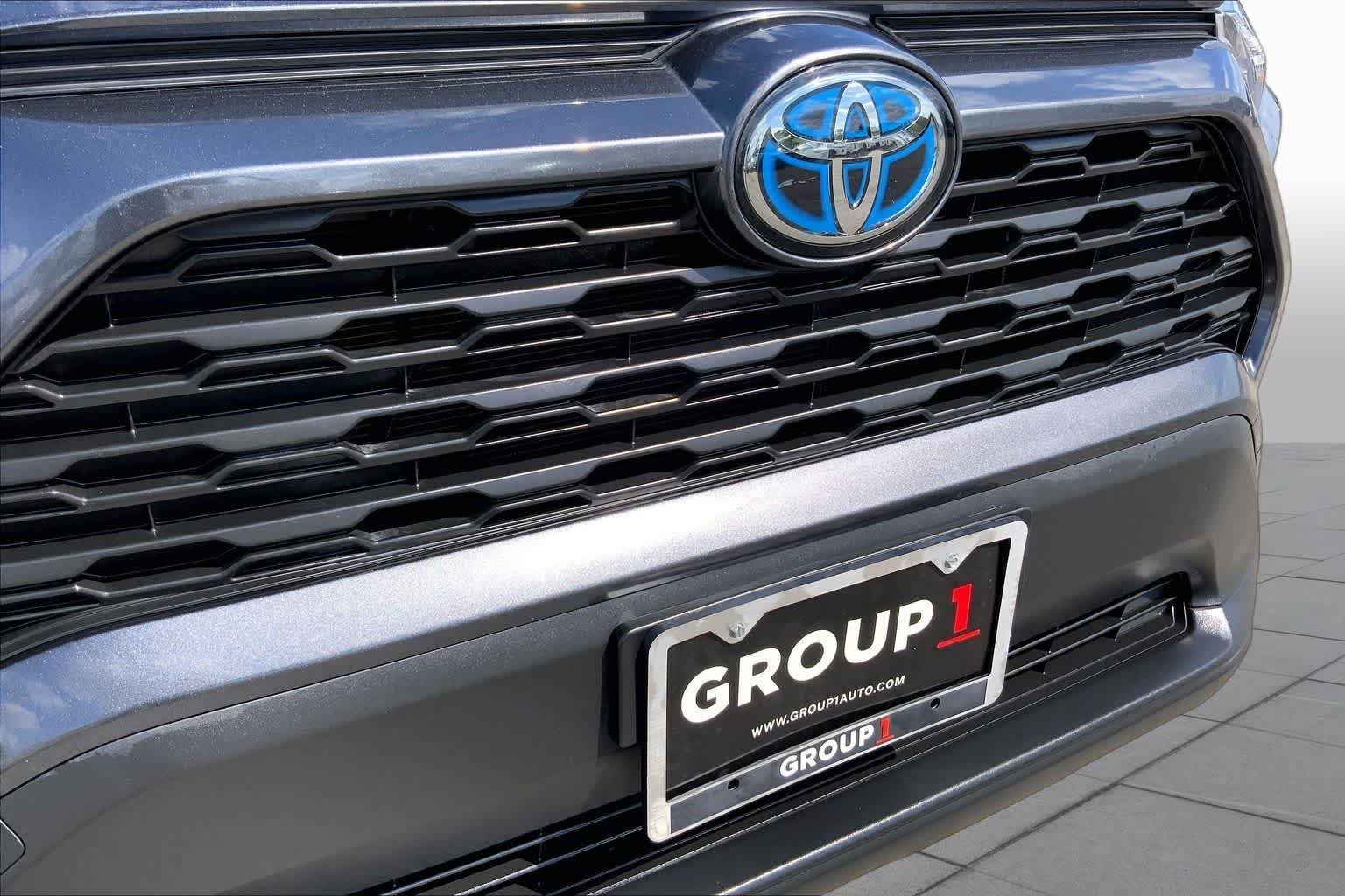 Used 2024 Magnetic Gray Metallic Toyota Hybrid XLE image 29