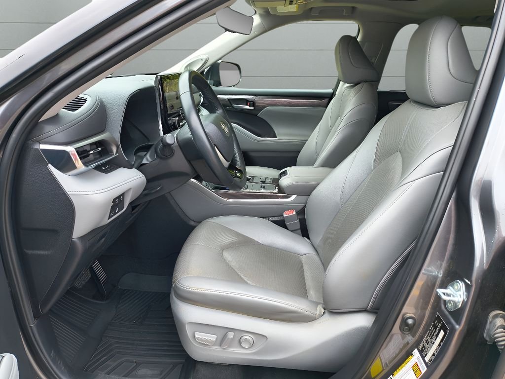 Used 2023 Magnetic Gray Metallic Toyota Limited image 17
