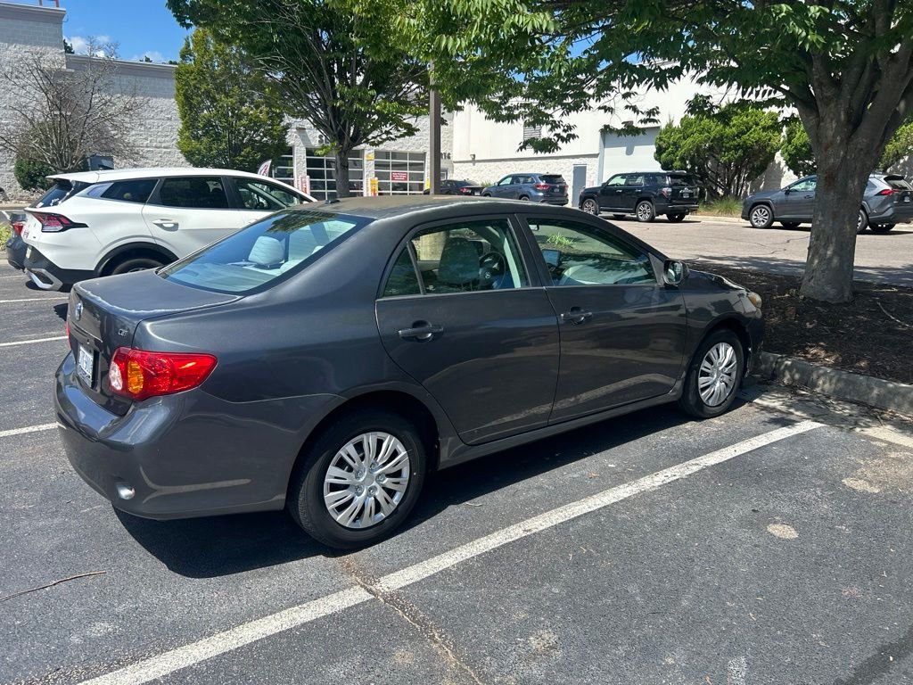 Used 2010 Gray Toyota LE image 3