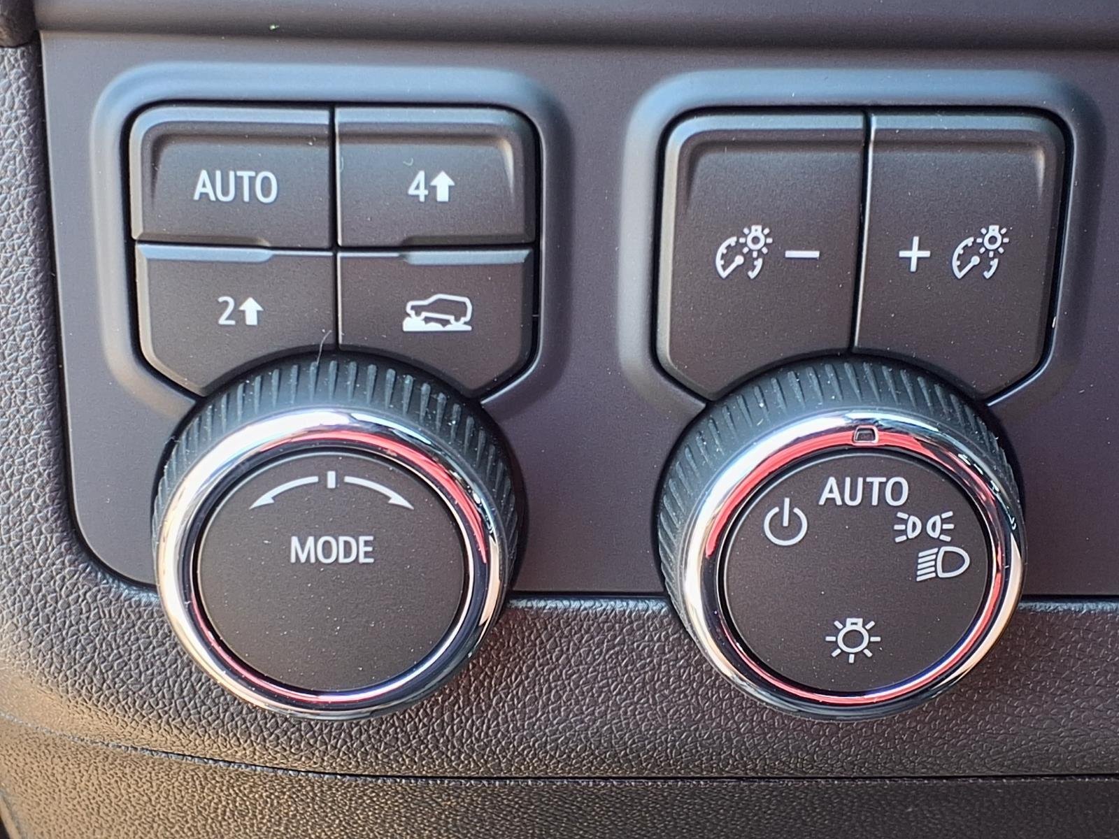 2026 Chevrolet Suburban LS - Photo 10