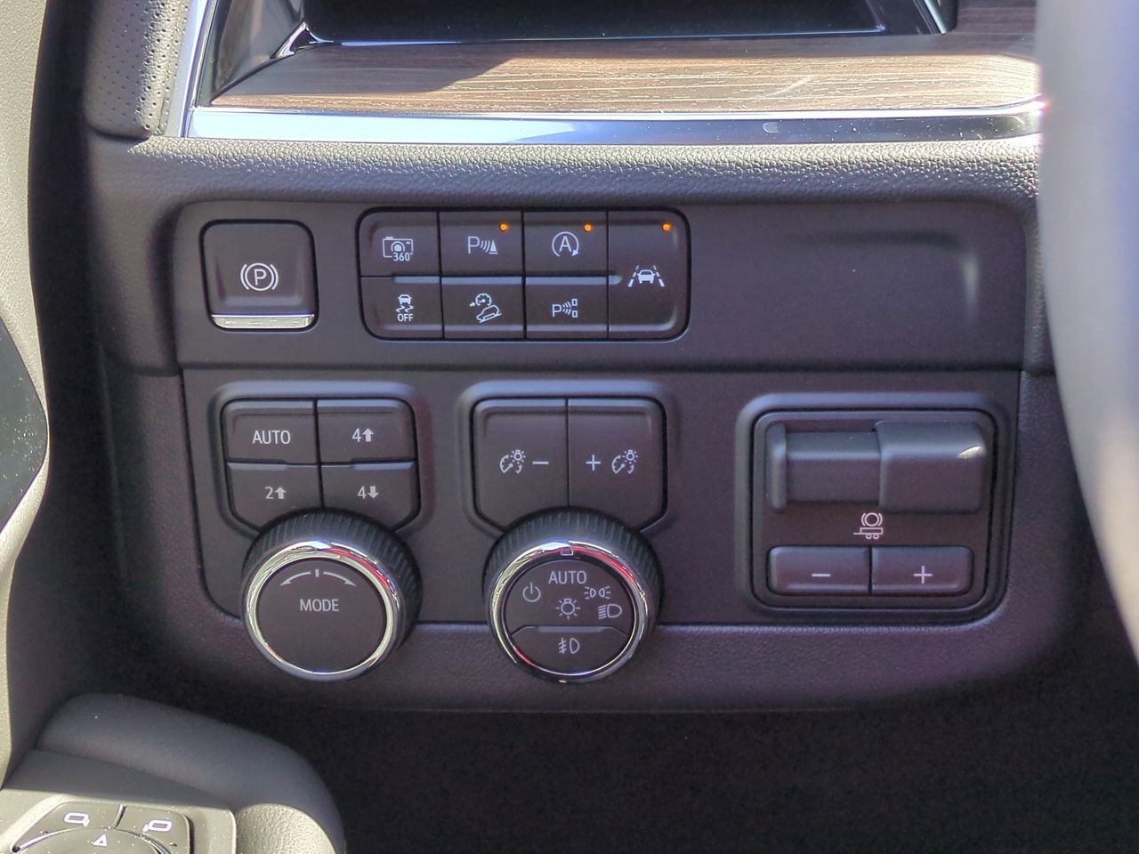 2026 Chevrolet Tahoe Premier - Photo 18