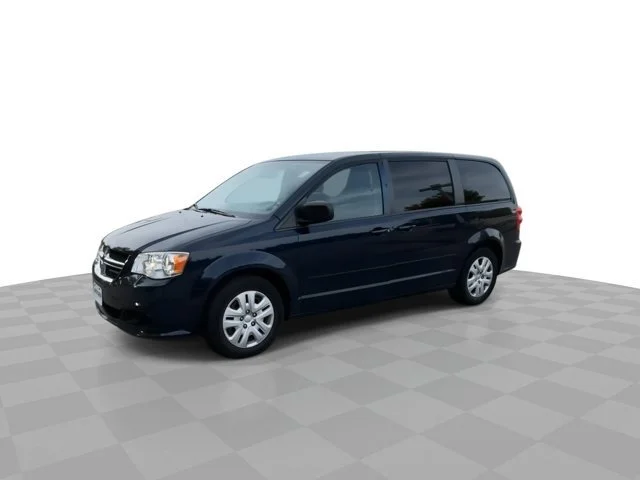 Used 2015 True Blue Pearlcoat Dodge SE image 4