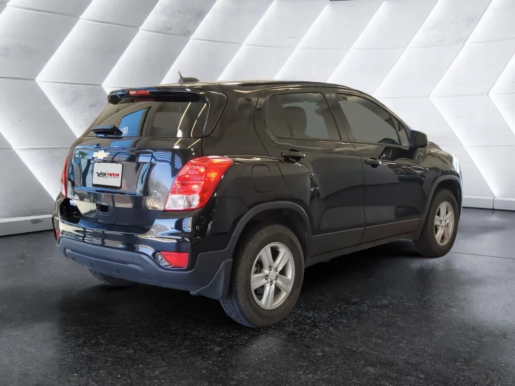 Used 2018 Black Chevrolet LS image 4