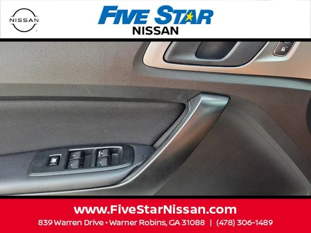Used 2021 White Ford XL image 30