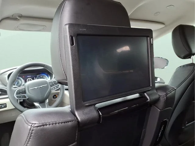 Used 2024 Black Chrysler Touring L image 18