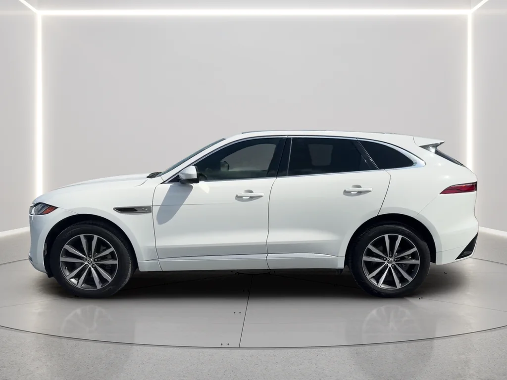 Used 2025 White Jaguar P250 R-Dynamic S image 8