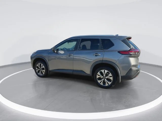 Used 2022 Gray Nissan SV image 5