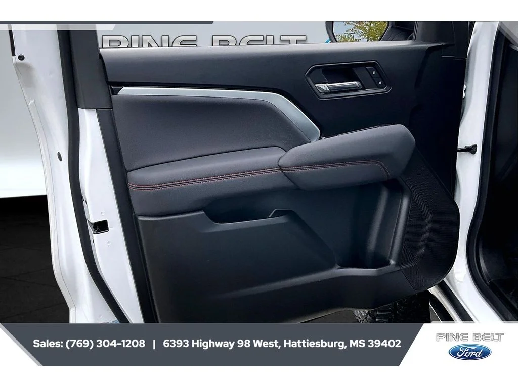 Used 2024 Summit White Chevrolet 4WD Z71 image 18