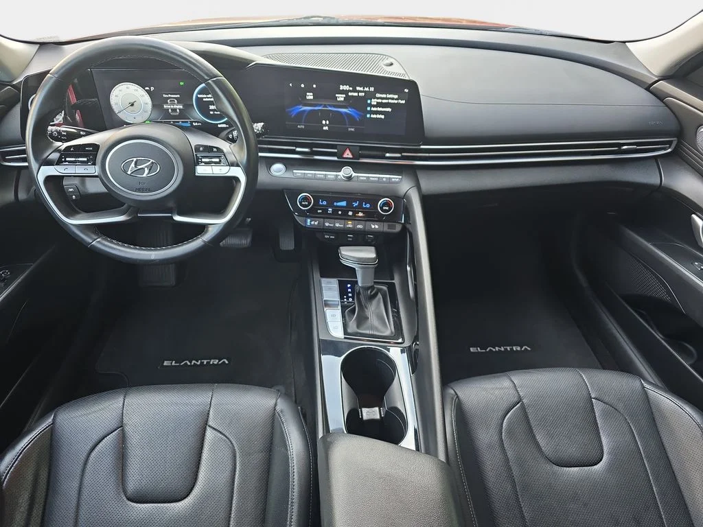 Used 2022 Red Hyundai Limited image 10