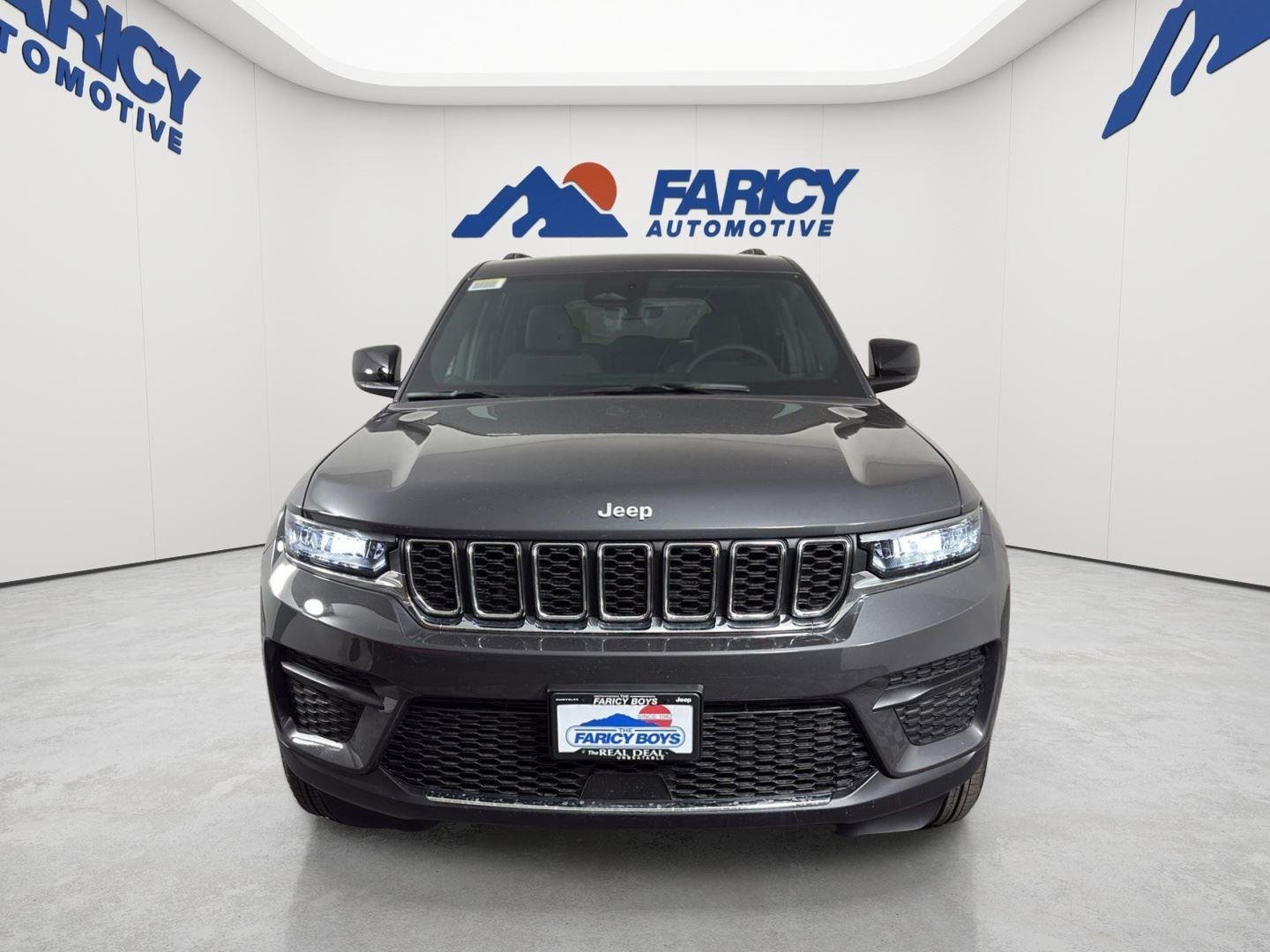 New 2026 Baltic Gray Metallic Clear-Coat Exterior Paint Jeep Laredo X image 3