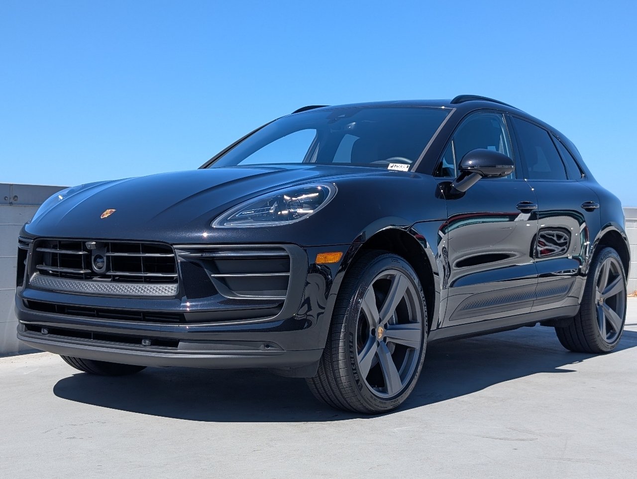 2025 Porsche Macan Base