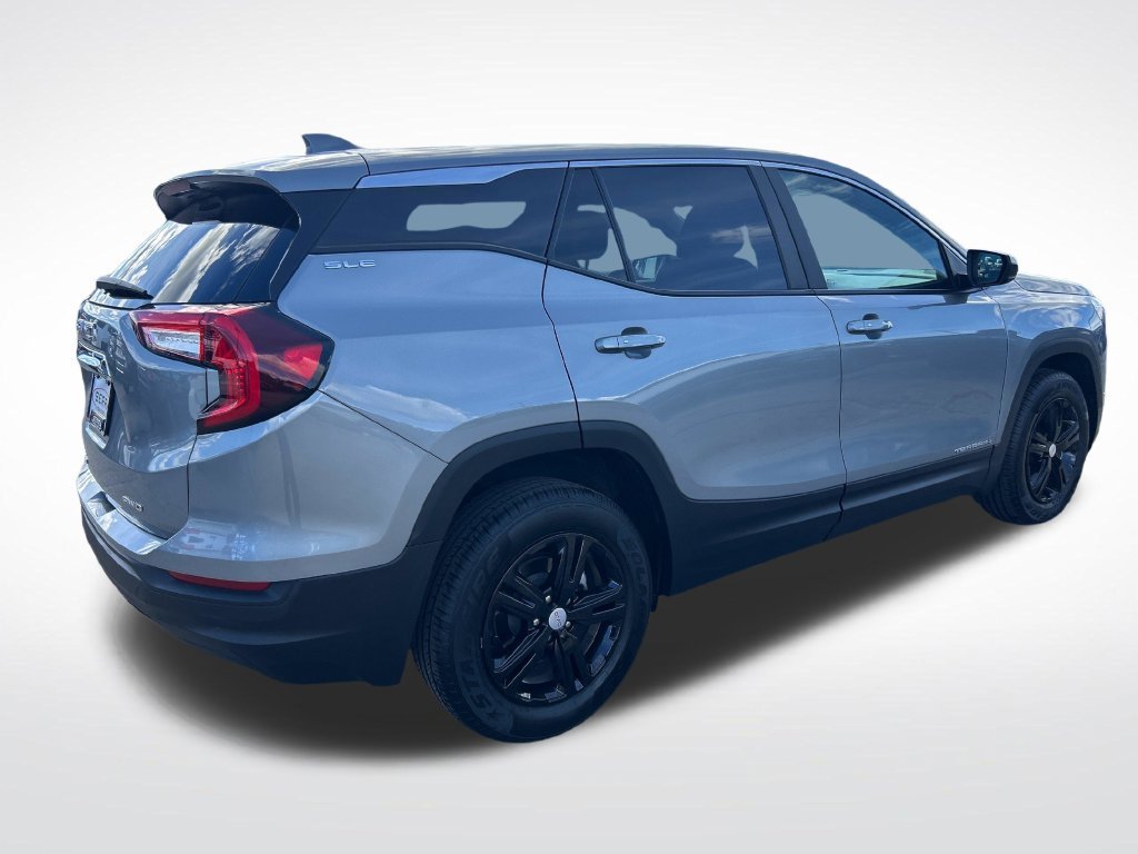 Used 2024 Silver GMC SLE image 5