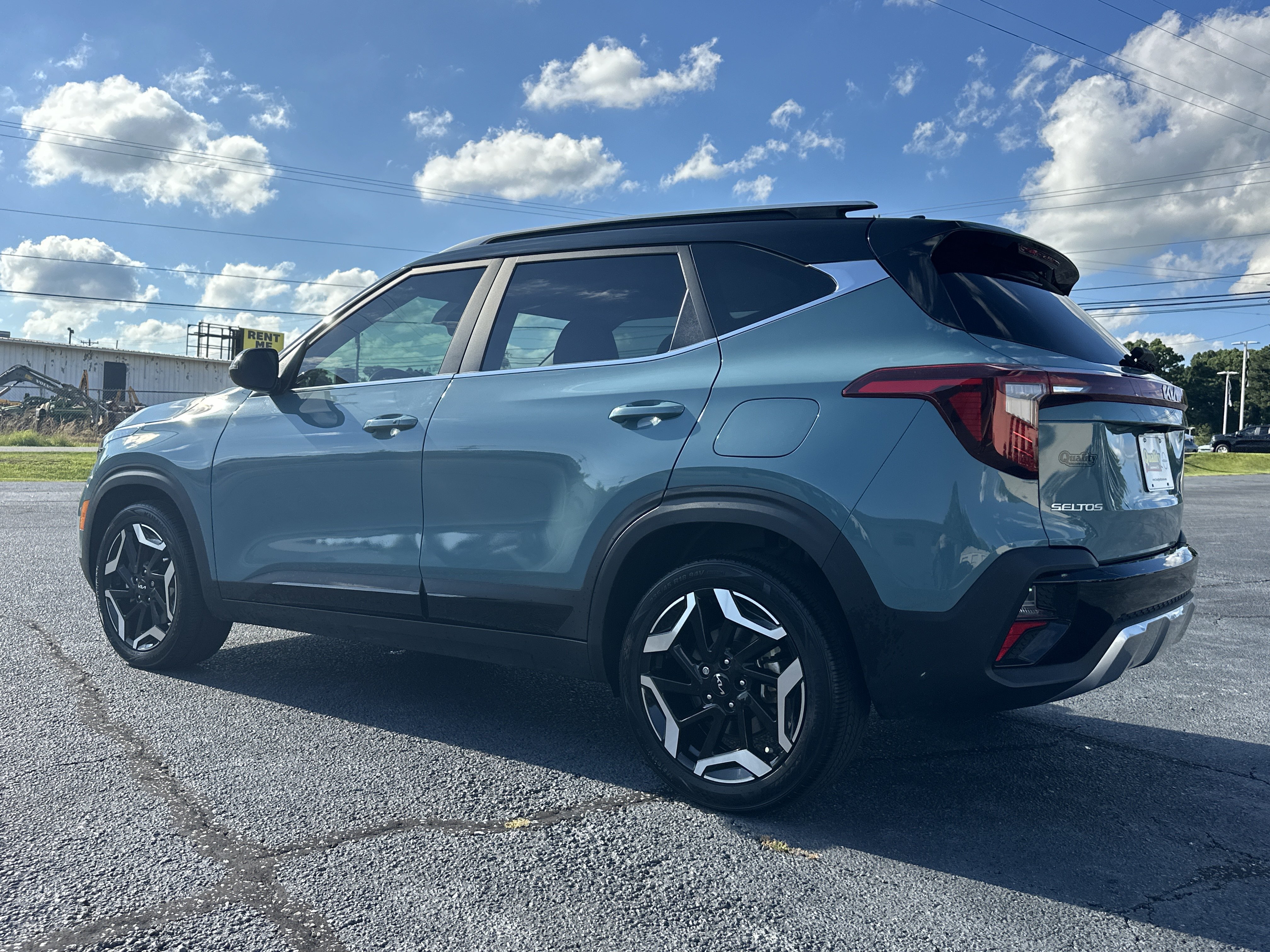 Used 2024 Pluton Blue/Black Roof Kia SX image 6