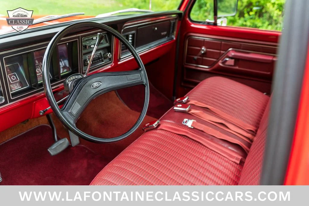 Used 1975 Red Ford  image 13