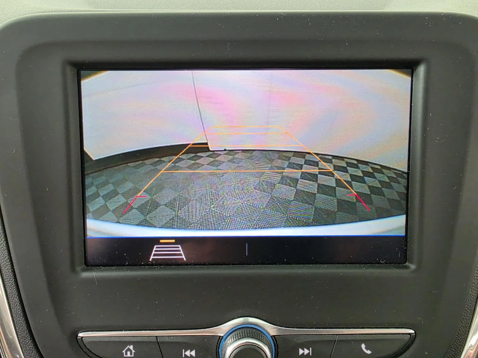 Used 2020 Silver Ice Metallic Chevrolet LT image 4