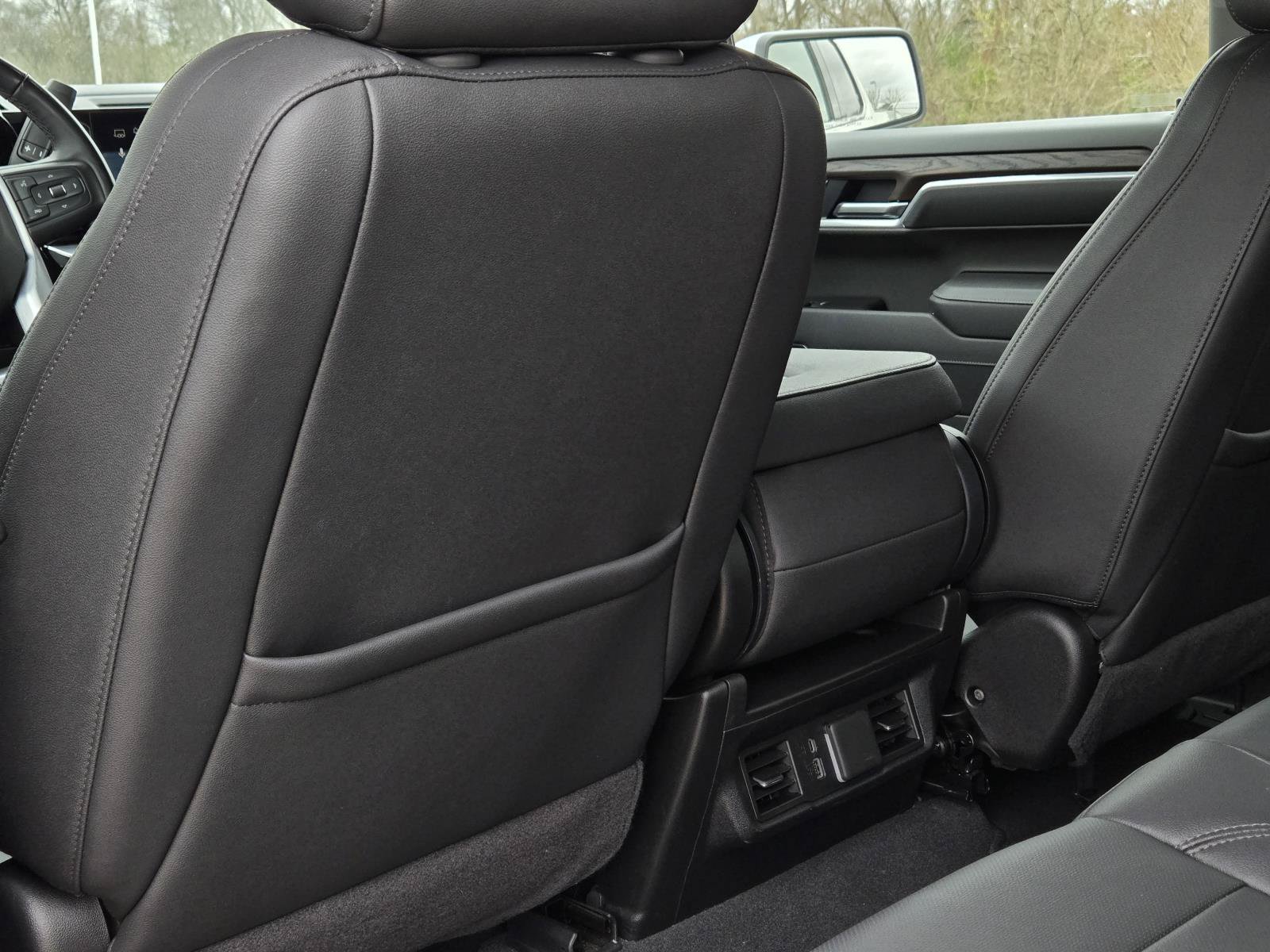 Used 2025 Summit White GMC SLT image 22