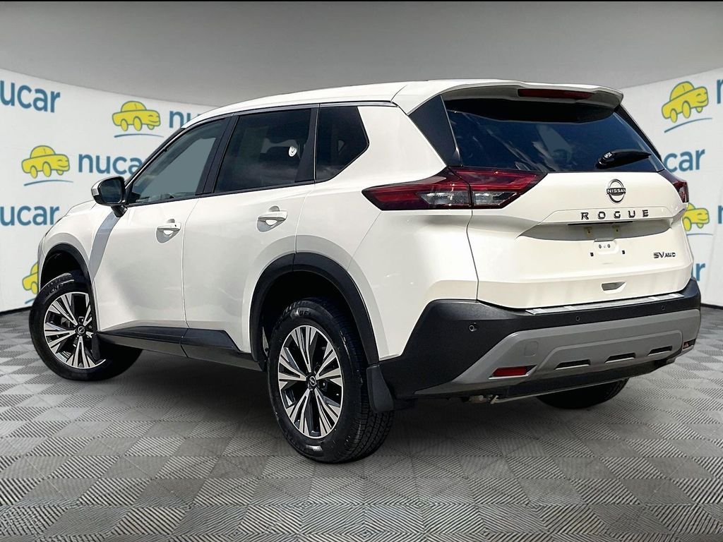 Used 2023 White Nissan SV image 4