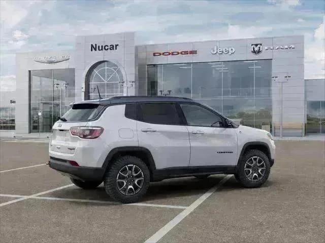 New 2026 Bright White Clear-Coat Exterior Paint Jeep Trailhawk image 97