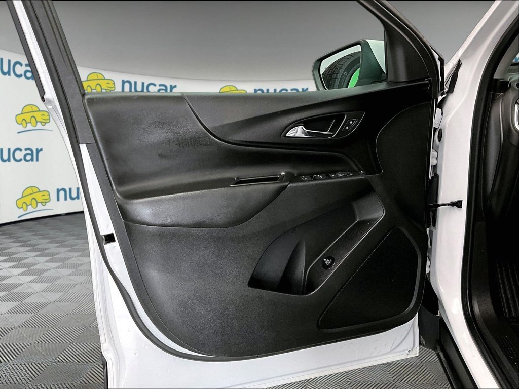 Used 2024 Summit White Chevrolet LT image 9