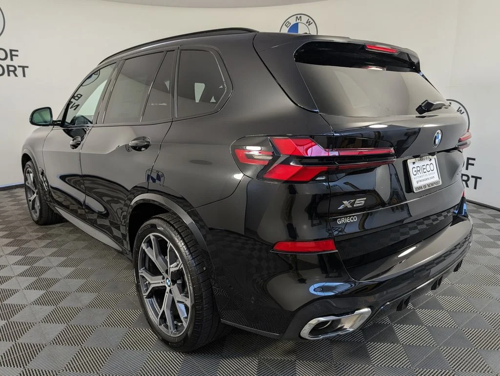 New 2026 Black Sapphire Metallic BMW xDrive40i image 8