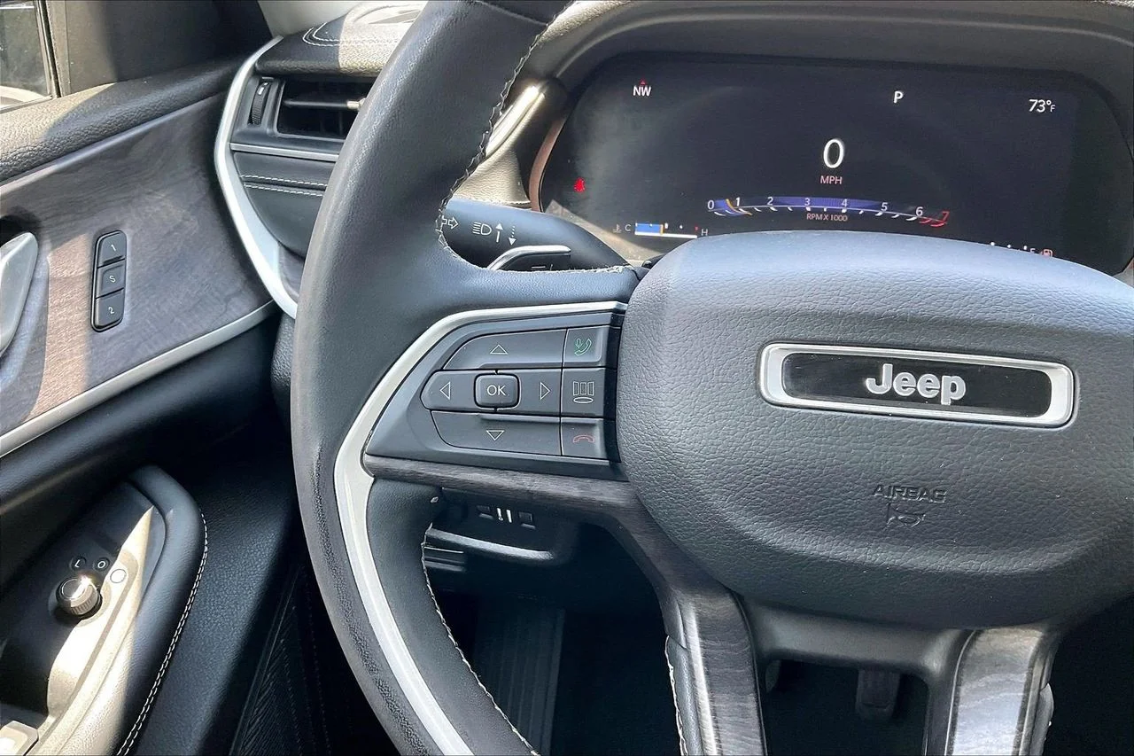 Used 2023 White Jeep Limited image 32