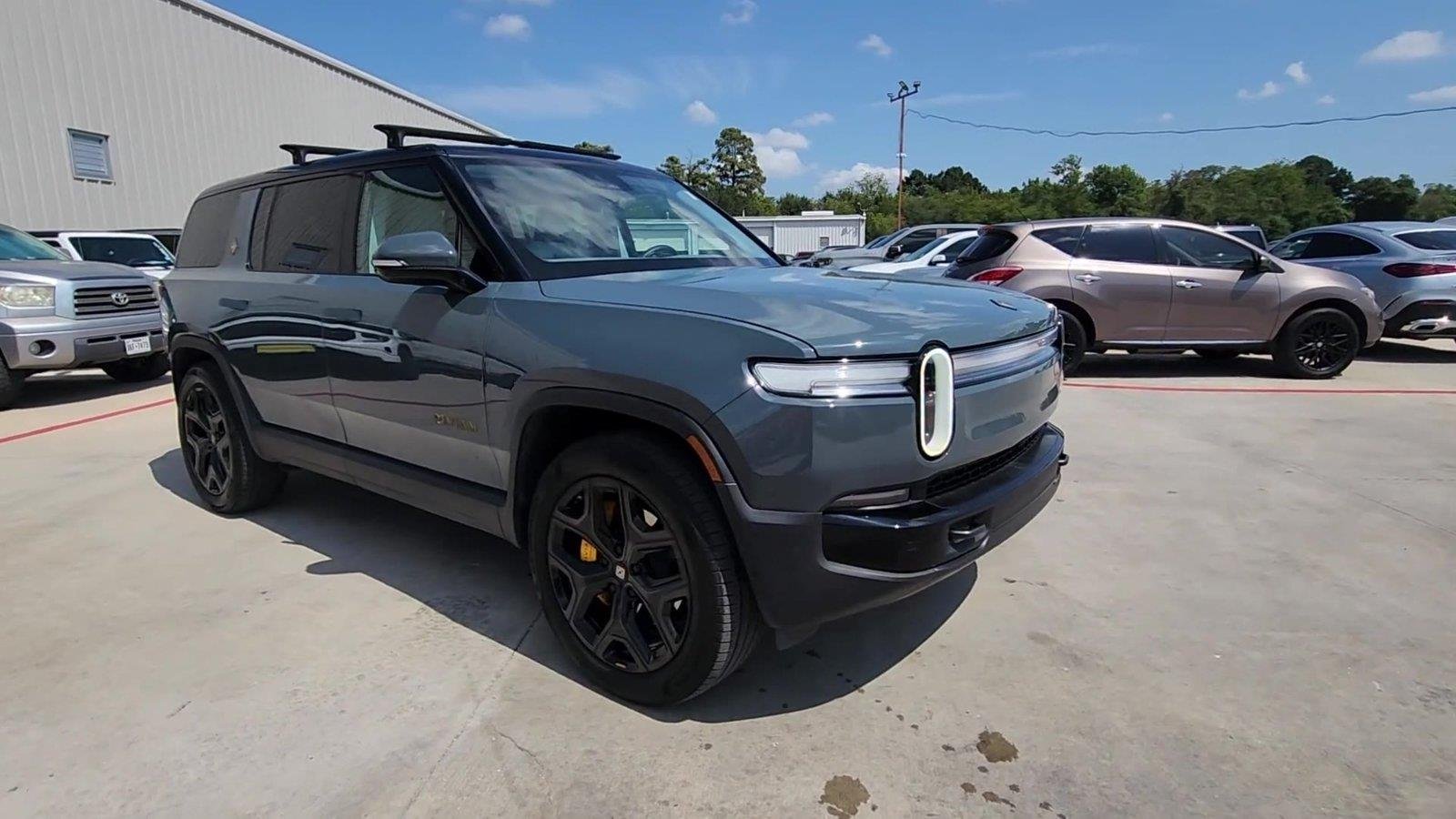 Used 2025 Rivian R1S Ascend with VIN 7PDSGCBP2SN073336 for sale in Houston, TX