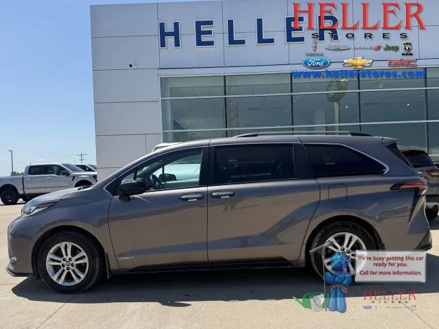 2021 Toyota Sienna XSE