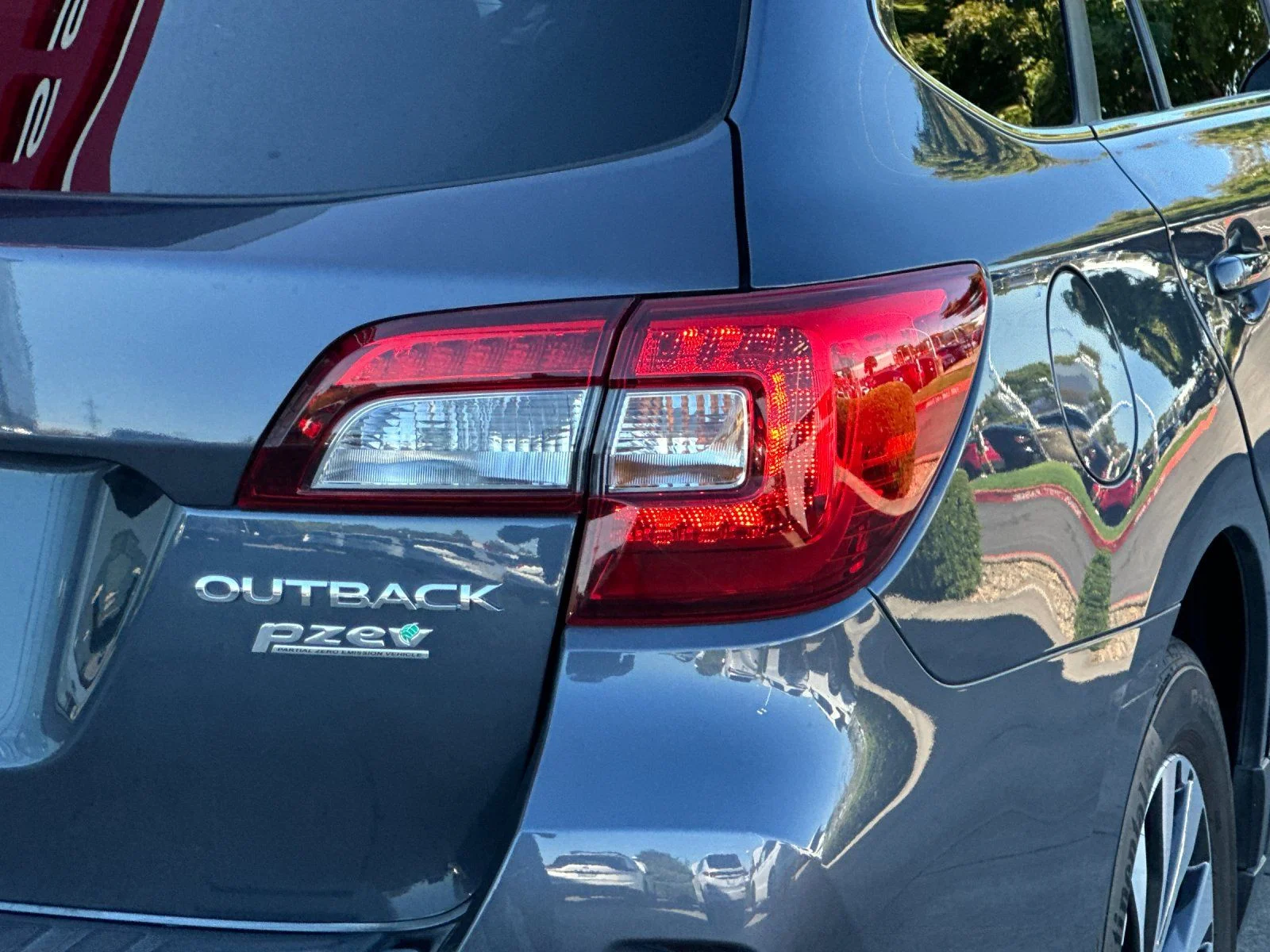 Used 2017 Carbide Gray Metallic Subaru 2.5i image 23