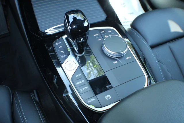 Used 2024 Skyscraper Grey Metallic BMW sDrive30i image 11