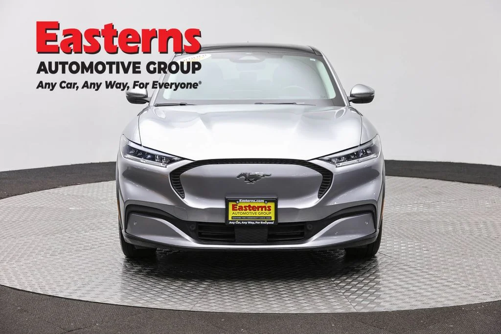 Used 2021 Silver Ford Select image 2