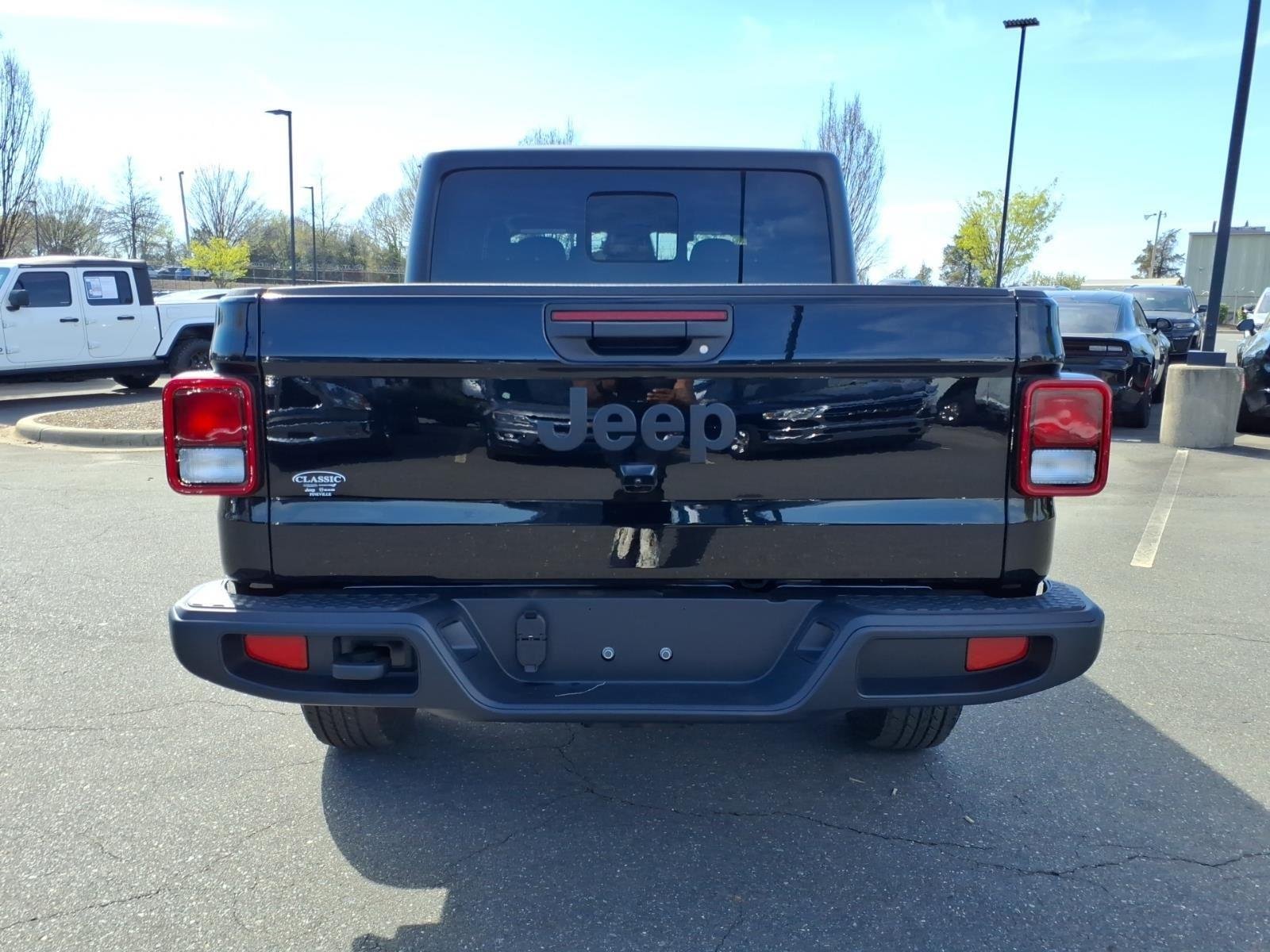 New 2026 Black Clear-Coat Exterior Paint Jeep  image 16