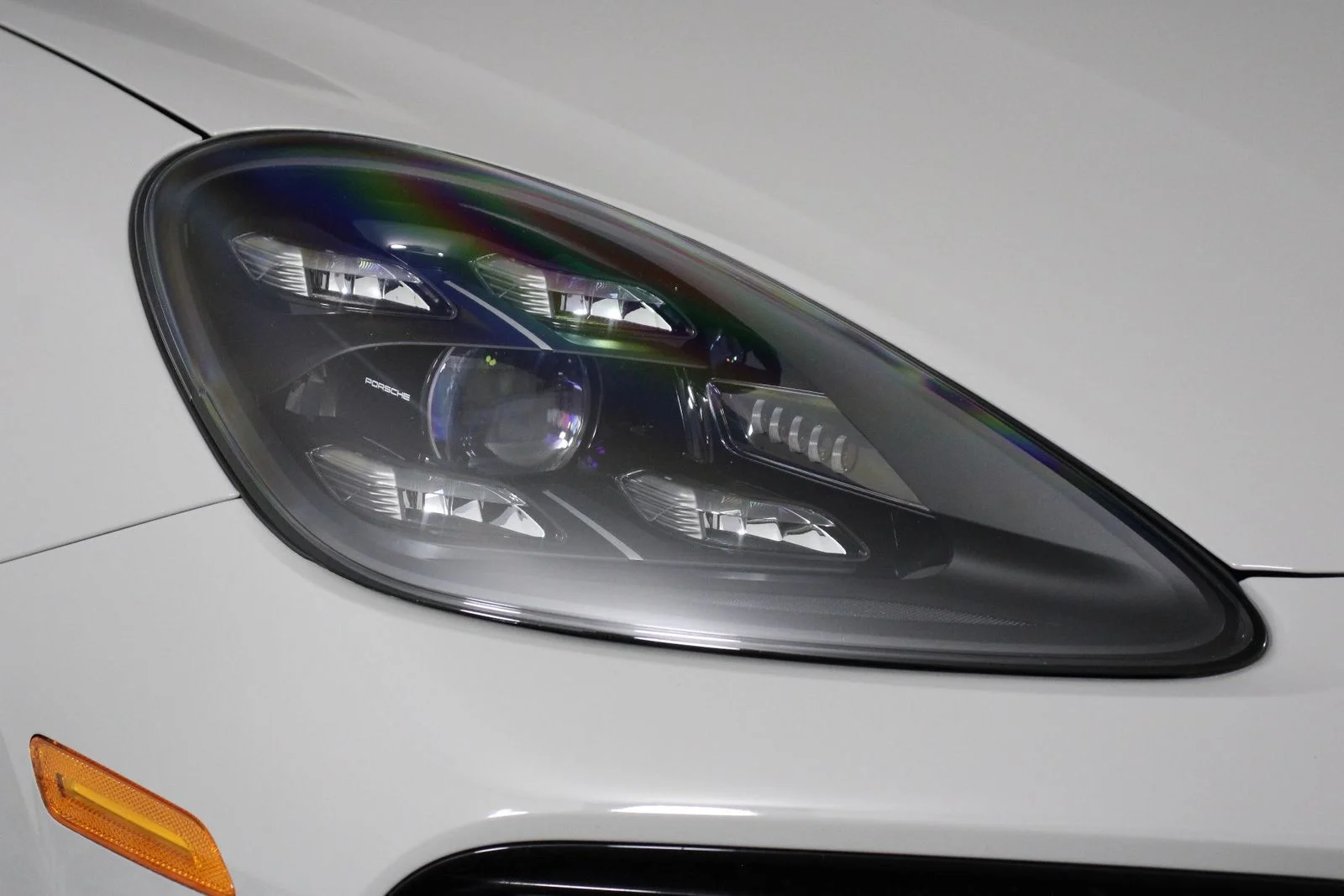 Used 2022 Chalk Porsche Turbo image 28