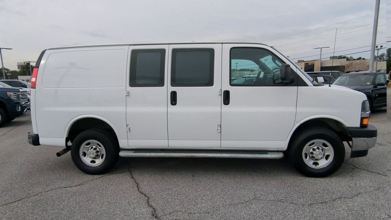 2024 GMC Savana Cargo Work Van - Photo 31