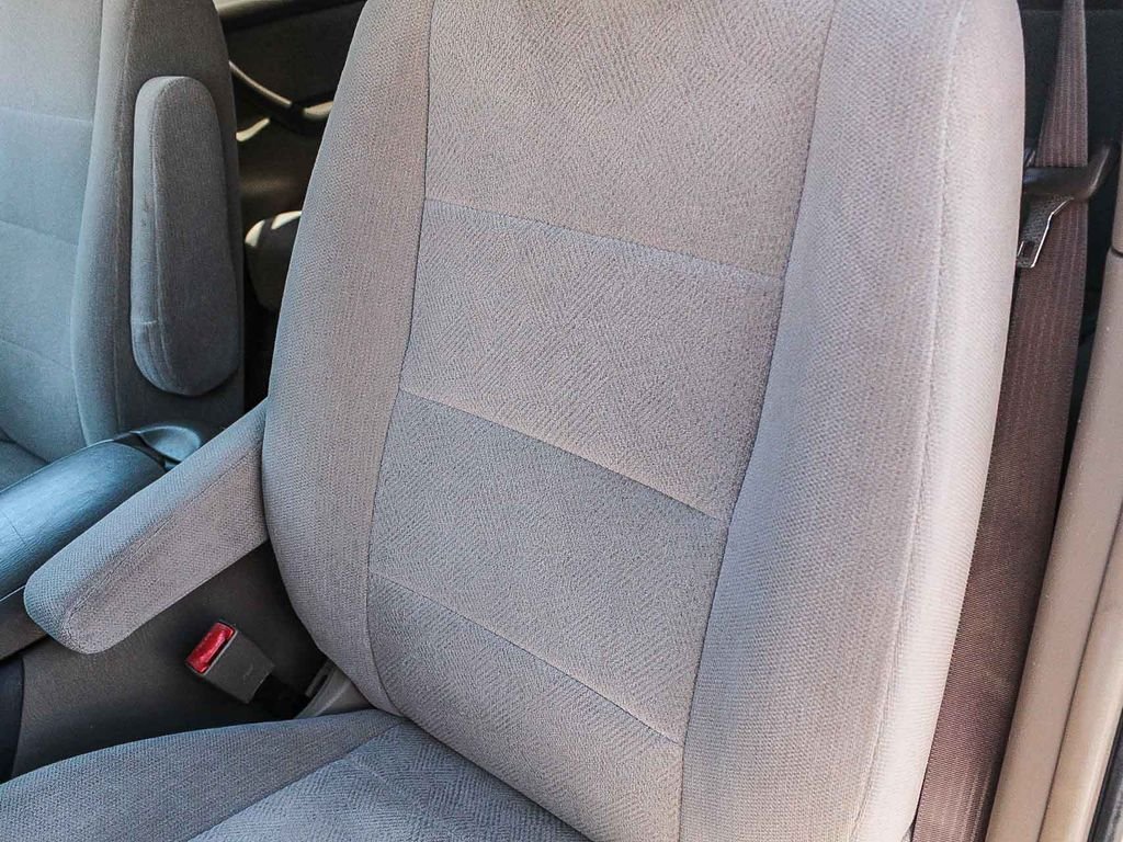 Used 2004 Gold Toyota SR5 image 26