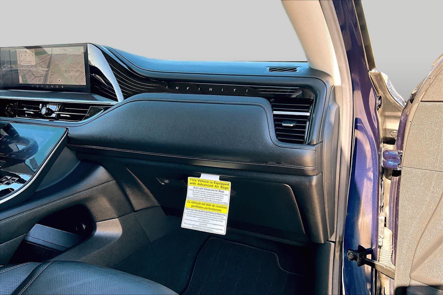 Used 2025 Grand Blue INFINITI LUXE image 27