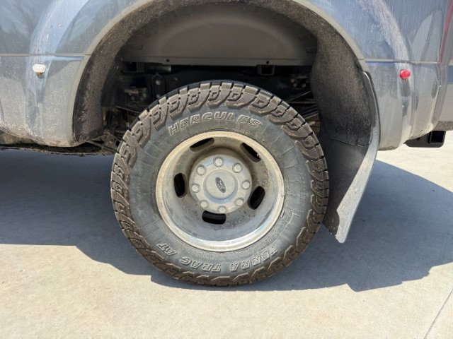 Used 2022 Gray Ford XL image 12
