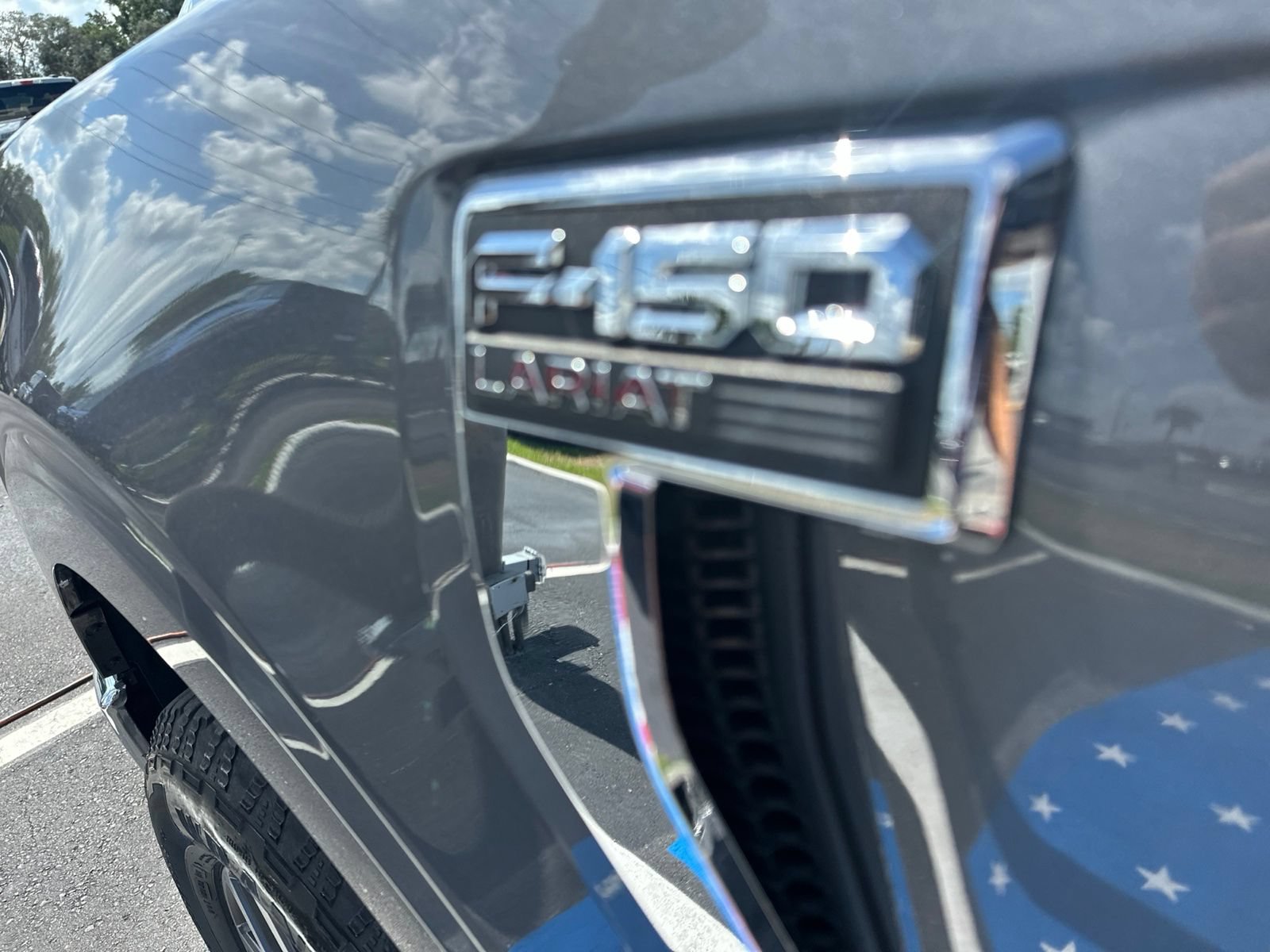 Used 2022 Gray Metallic Ford Lariat image 6