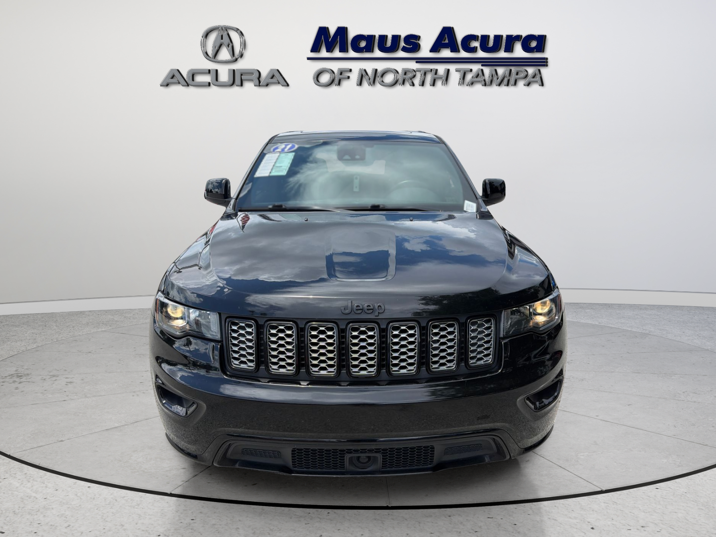 Used 2021 Diamond Black Jeep Laredo X image 9