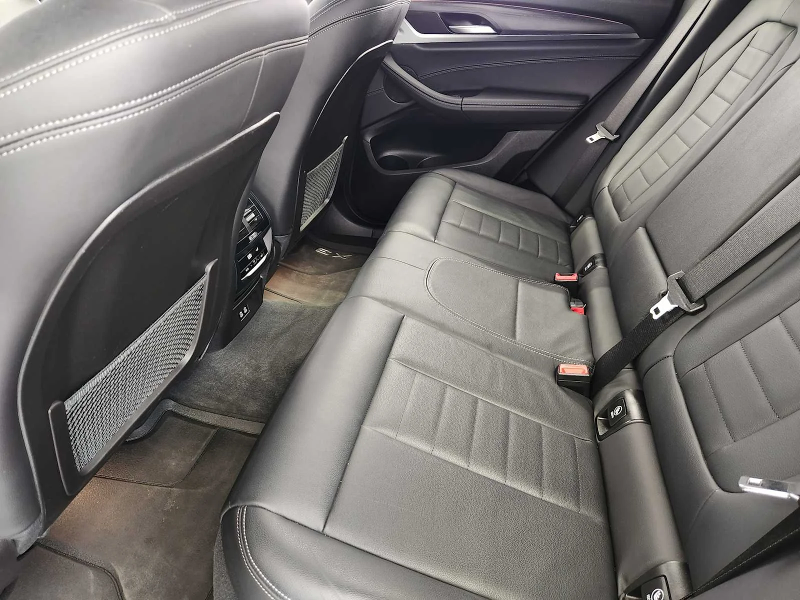 Used 2022 Black Sapphire Metallic BMW sDrive30i image 19