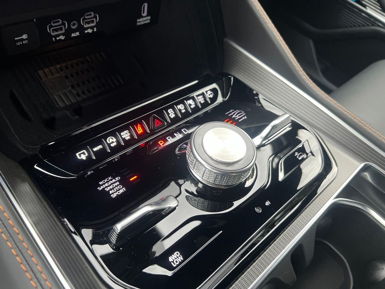 New 2026 High Gloss Black Exterior Paint Jeep Summit Reserve image 36