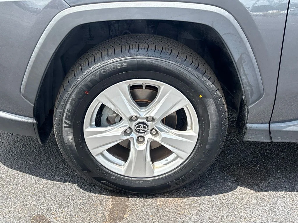 Used 2019 Gray Toyota XLE image 25