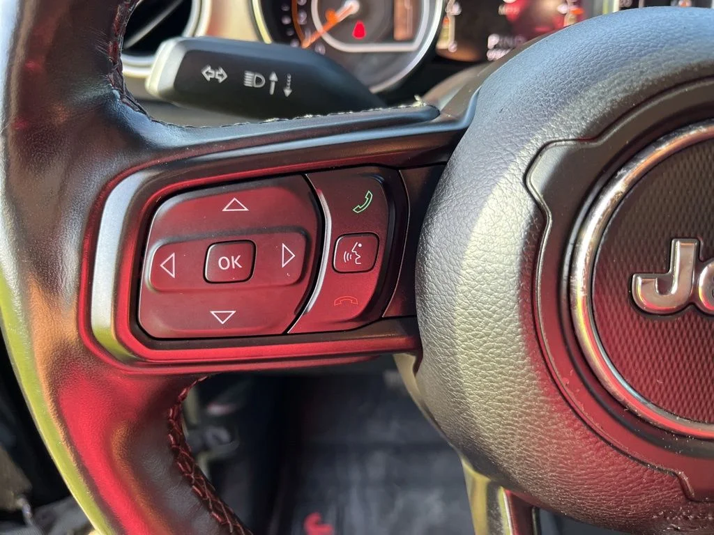Used 2020 Black Jeep Sport image 18